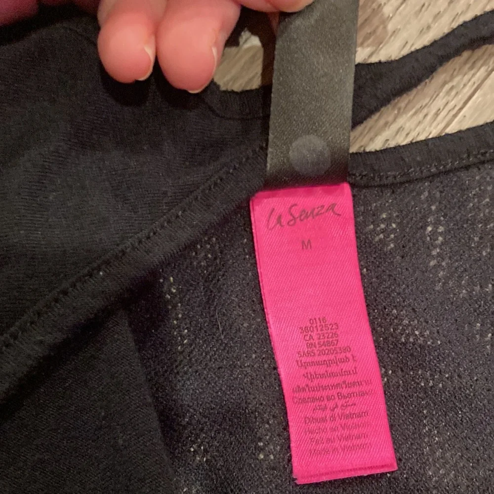 2 cropped camisoles La Senza and Ardene - Picture 8 of 9